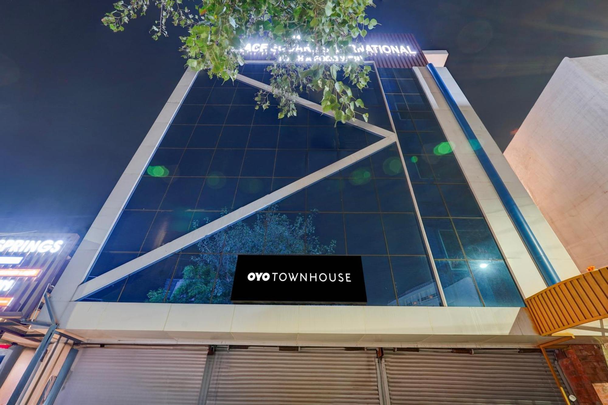Townhouse Oriental Inn شيناي المظهر الخارجي الصورة